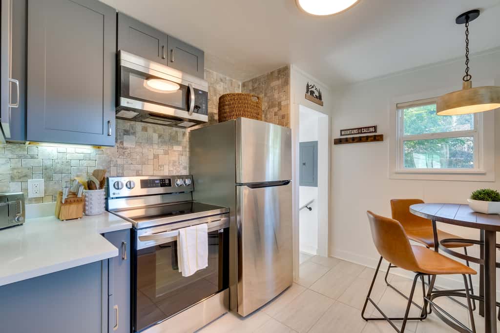 Loveland Retreat w/ Bicycles, Deck & Fire Pit!