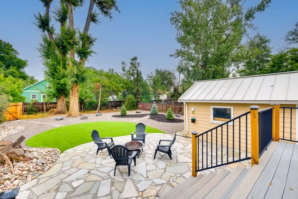 Loveland Retreat w/ Bicycles, Deck & Fire Pit!