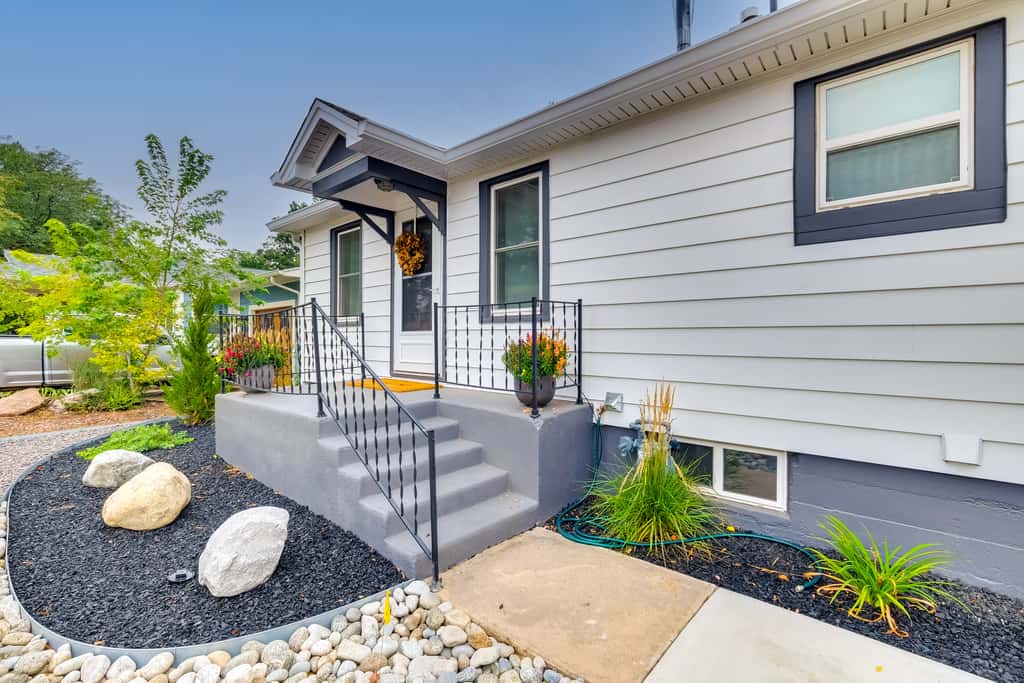 Loveland Retreat w/ Bicycles, Deck & Fire Pit!