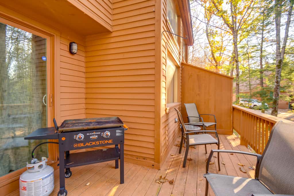 Hot Tub, Near Saco River! Summer Family Getaway