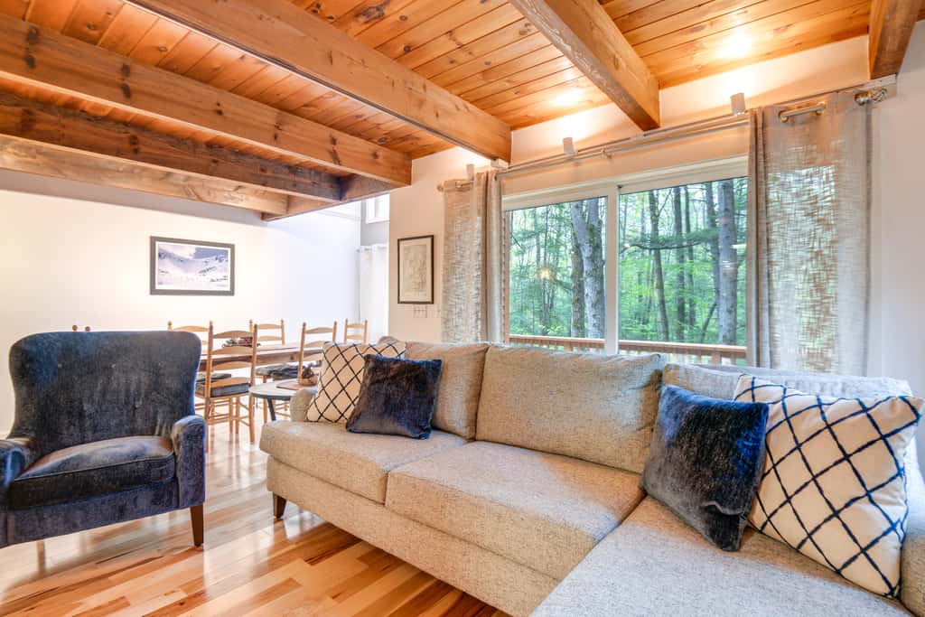Hot Tub, Near Saco River! Summer Family Getaway