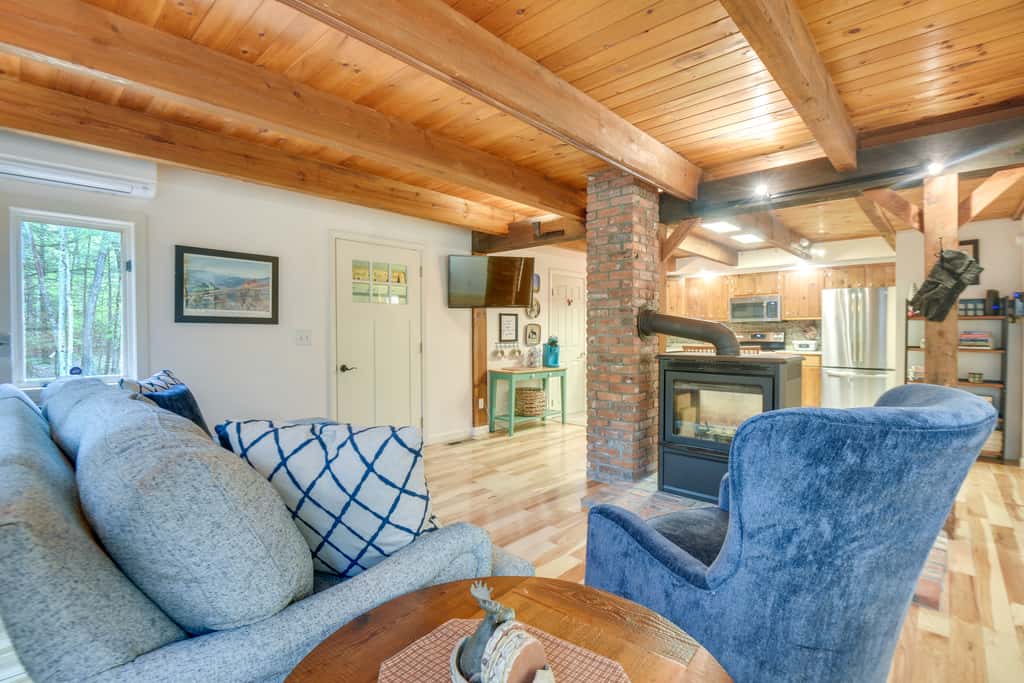 Hot Tub, Near Saco River! Summer Family Getaway