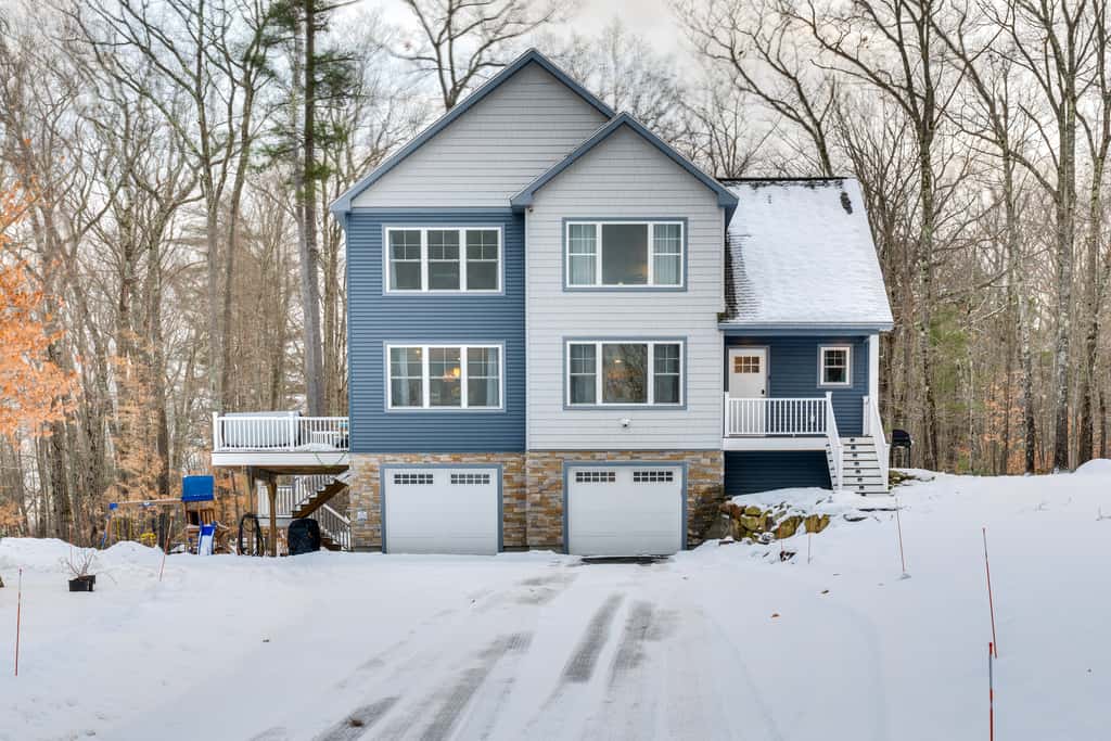 Mtn-View Gem w/ Hot Tub & Fire Pit in North Conway