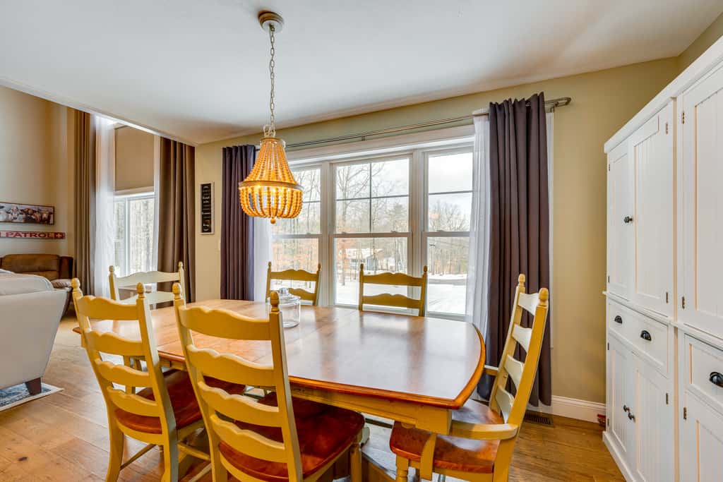 Mtn-View Gem w/ Hot Tub & Fire Pit in North Conway