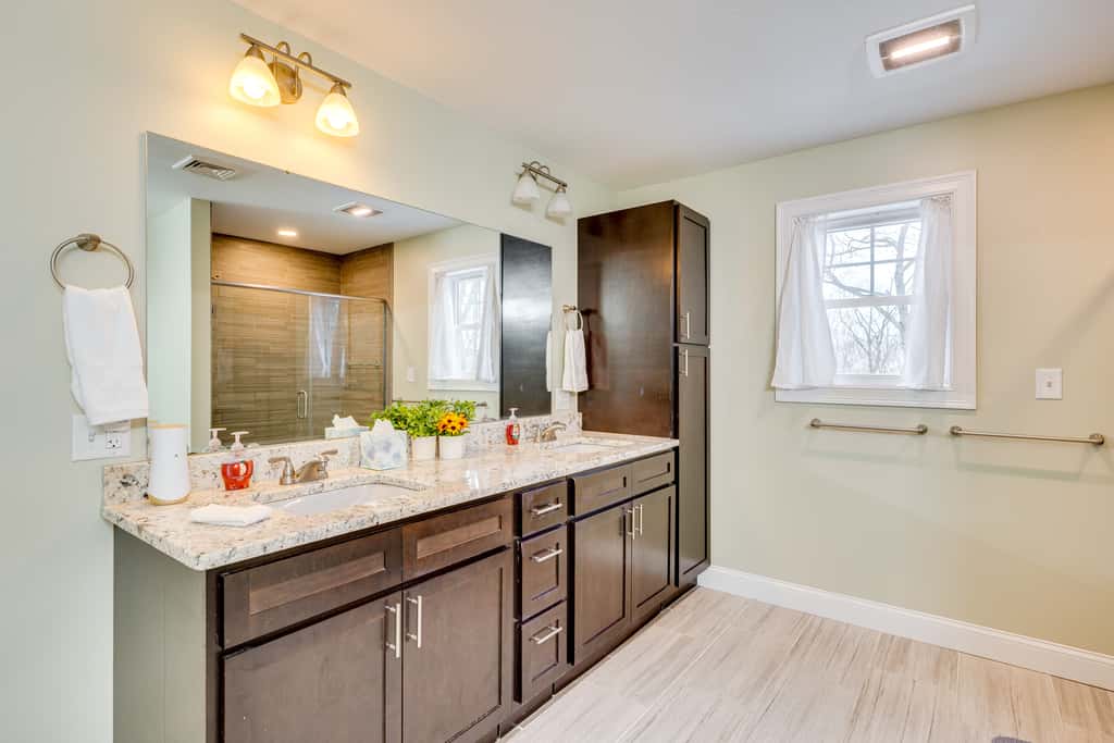 Mtn-View Gem w/ Hot Tub & Fire Pit in North Conway