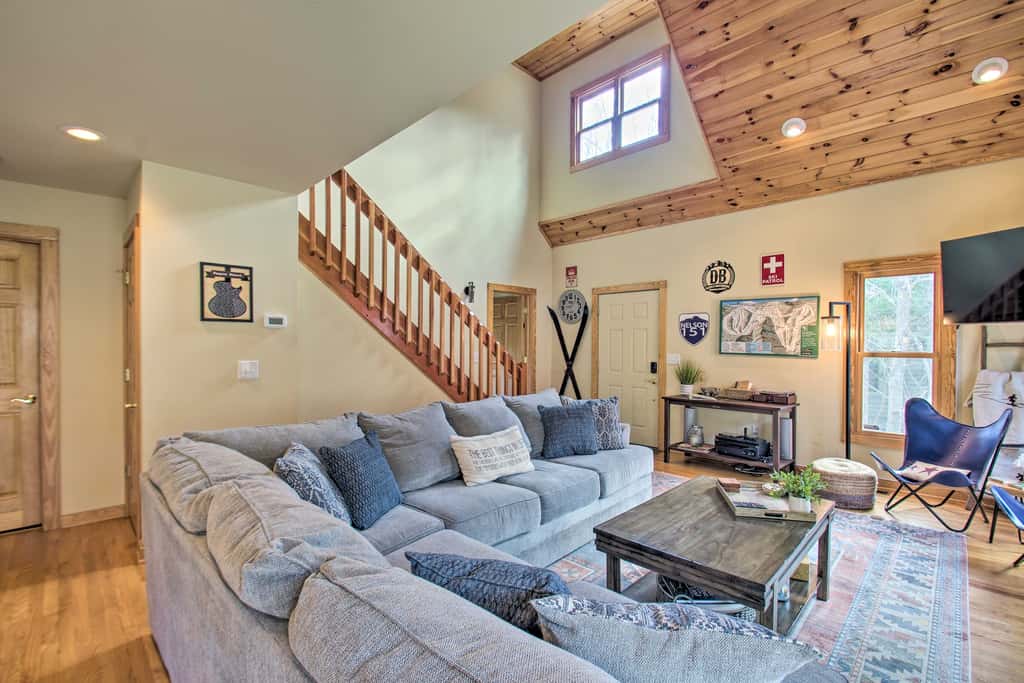 Wintergreen Resort Cabin: Near the Slopes!