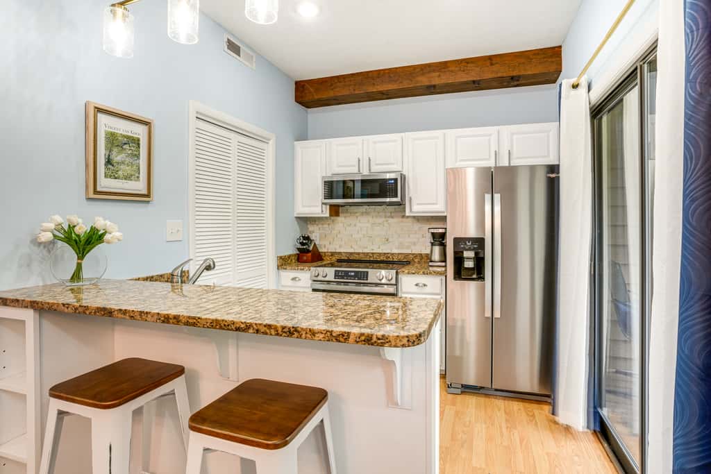 Wintergreen Condo: Walk to Slopes,Trails & Market!
