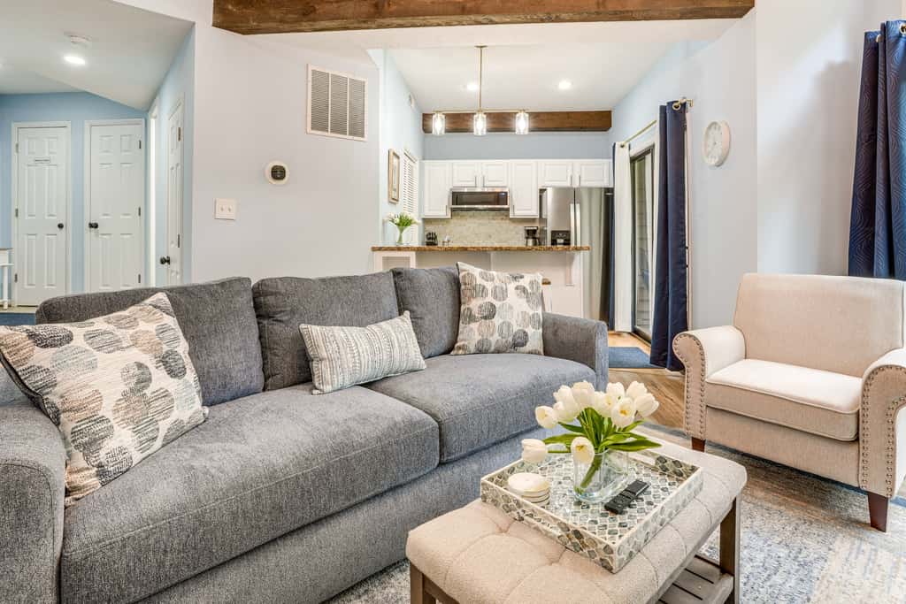 Wintergreen Condo: Walk to Slopes,Trails & Market!