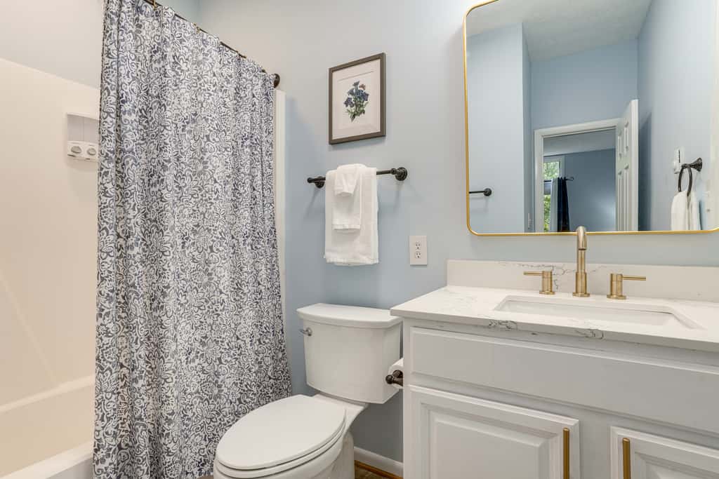 Wintergreen Condo: Walk to Slopes,Trails & Market!