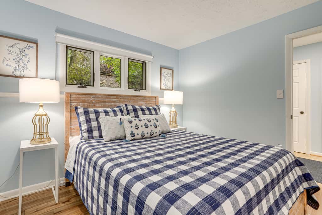 Wintergreen Condo: Walk to Slopes,Trails & Market!