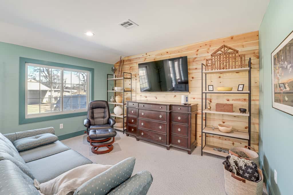1 Mi to Campus: Modern Tulsa Home w/ Private Yard