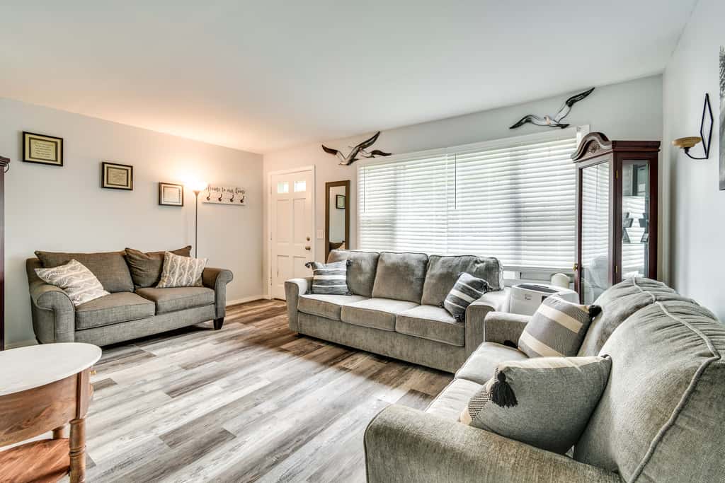 4 Mi to Dtwn Rochester: Charming Apt w/ Patio!