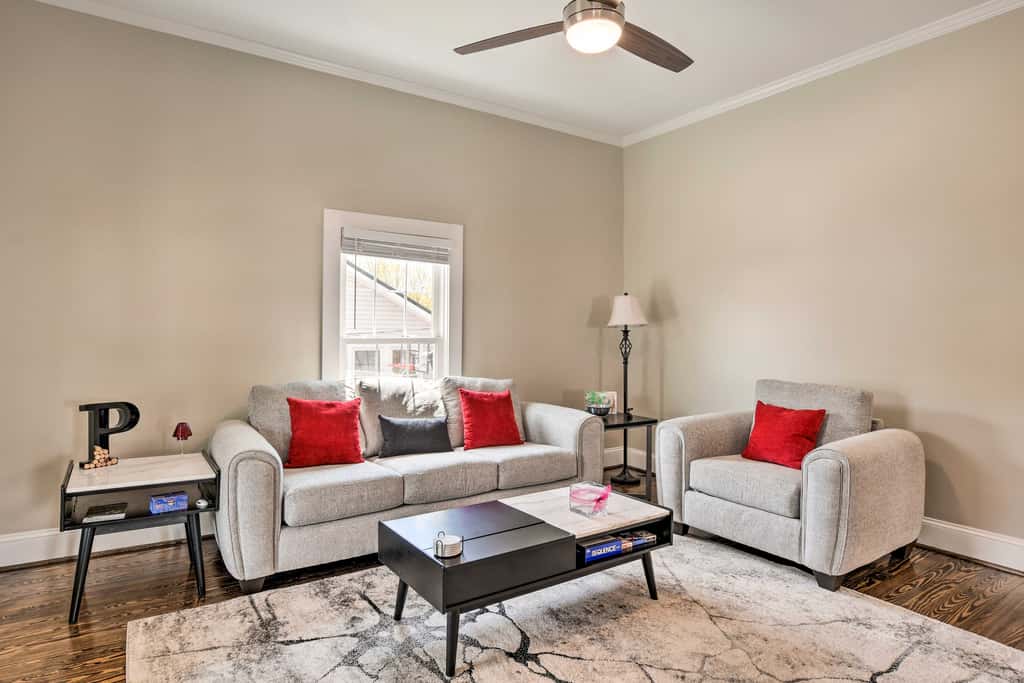 Ideally Located 'Penne Place' w/ Deck & Grill