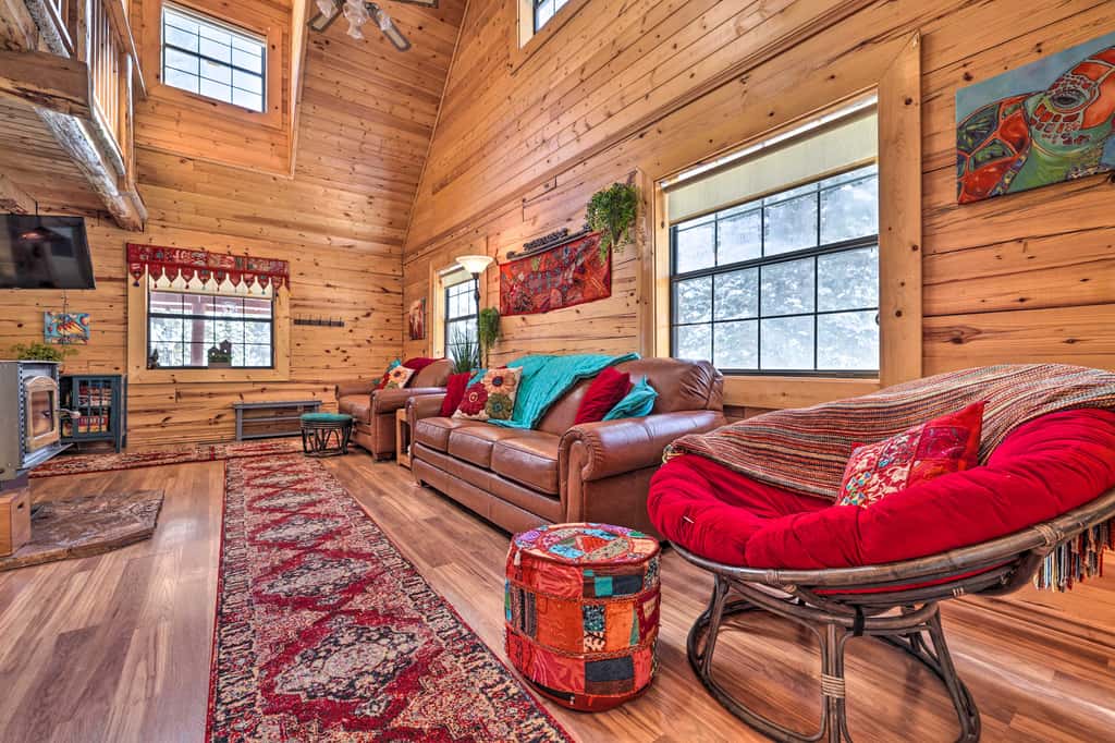 Rustic Duck Creek Village Cabin w/ Fire Pit!
