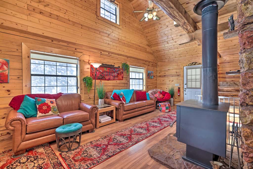 Rustic Duck Creek Village Cabin w/ Fire Pit!