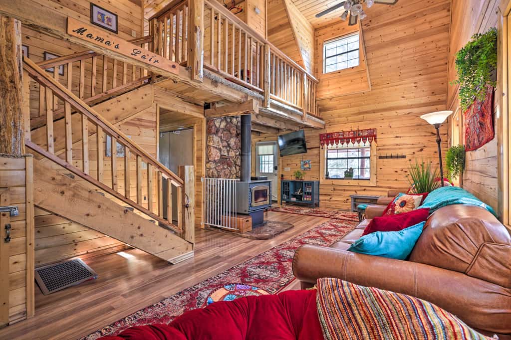 Rustic Duck Creek Village Cabin w/ Fire Pit!