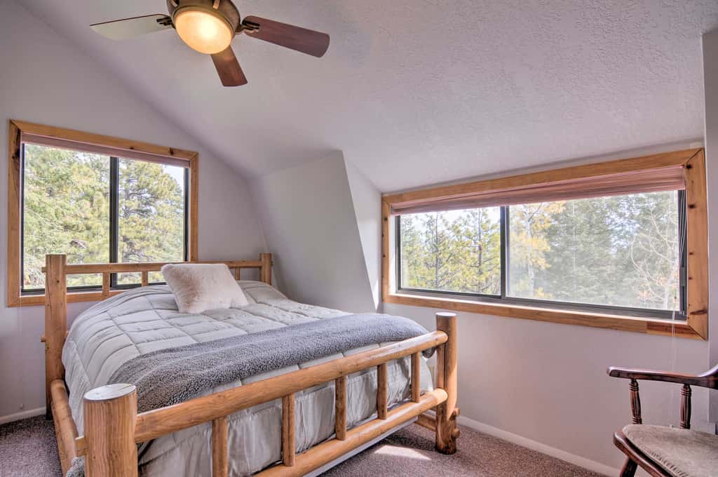 Duck Creek Village Cabin w/ Deck on Half Acre