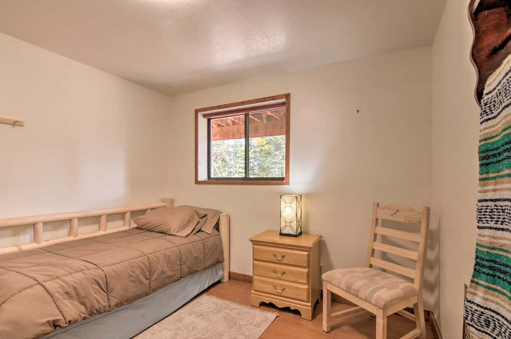 Duck Creek Village Cabin w/ Deck on Half Acre