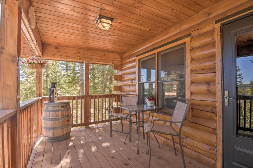 Cozy 'Nora's Hideaway' - Charming, Quiet Log Cabin