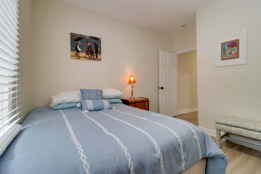 Modern Updates & Great Location! Detroit Duplex
