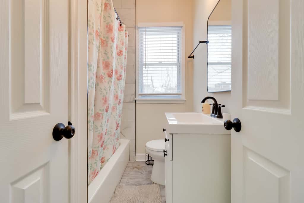 Modern Updates & Great Location! Detroit Duplex