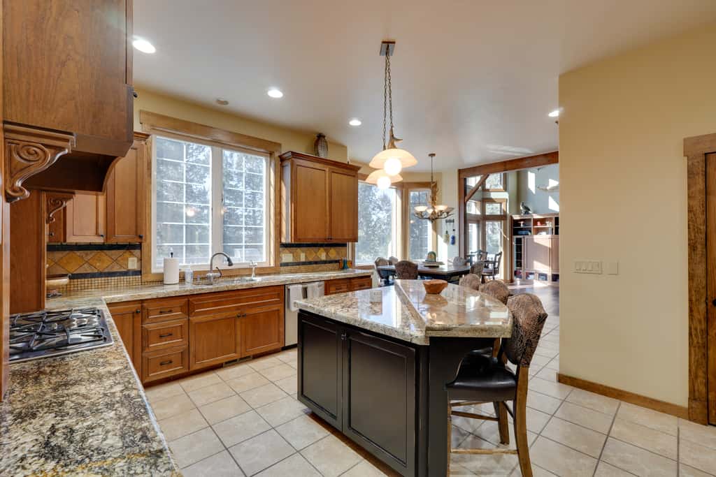 Klamath Falls Vacation Rental w/ Resort Amenities!