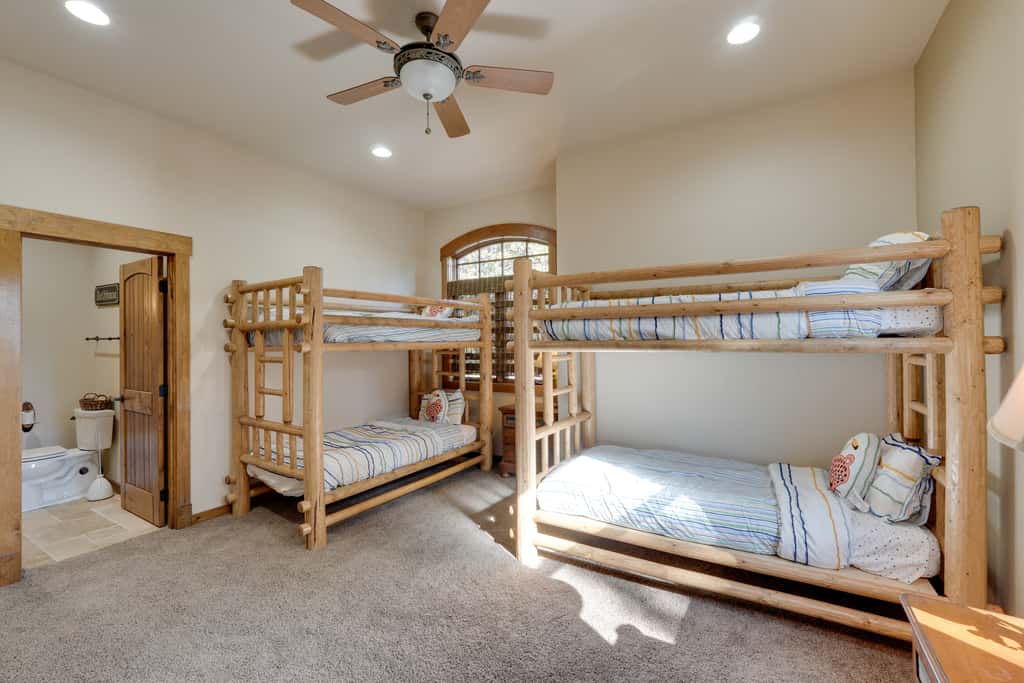 Klamath Falls Vacation Rental w/ Resort Amenities!