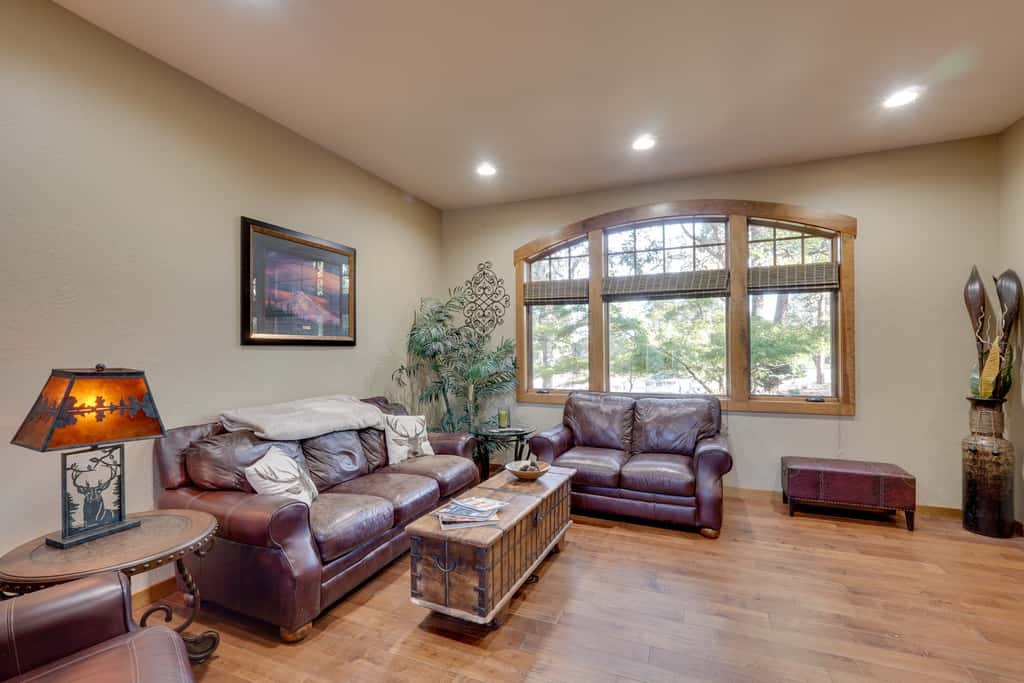 Klamath Falls Vacation Rental w/ Resort Amenities!