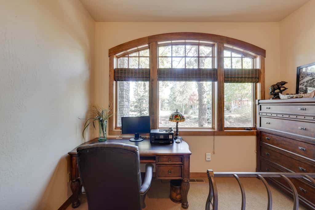 Klamath Falls Vacation Rental w/ Resort Amenities!
