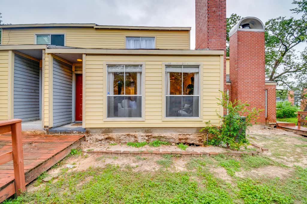 College Station Gem w/ Pool Access Near University