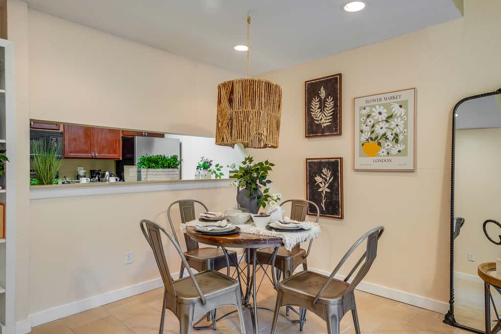College Station Gem w/ Pool Access Near University