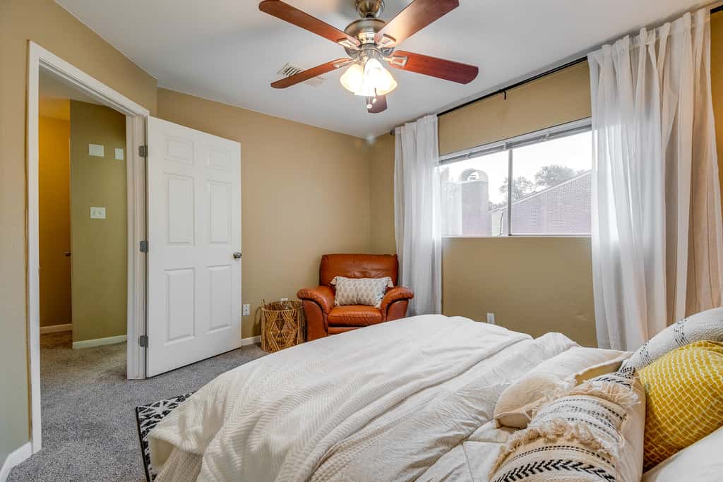 College Station Gem w/ Pool Access Near University