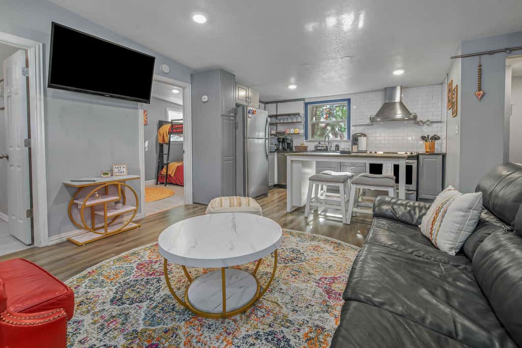 6 Mi to Kyle Field! Pet-Friendly Getaway w/ Yard