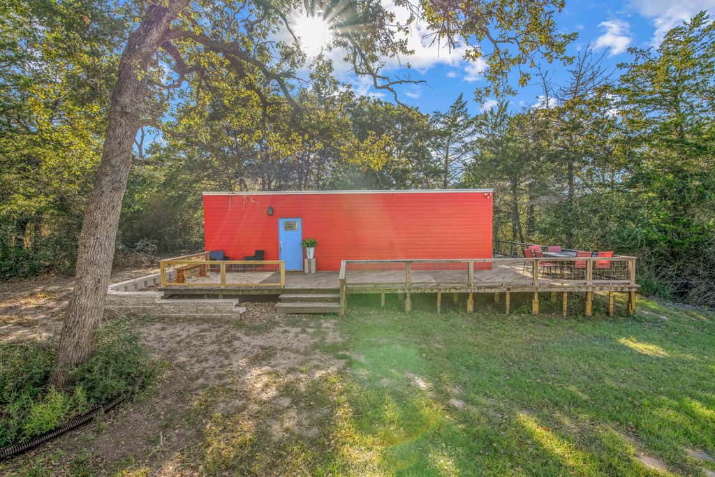 6 Mi to Kyle Field! Pet-Friendly Getaway w/ Yard