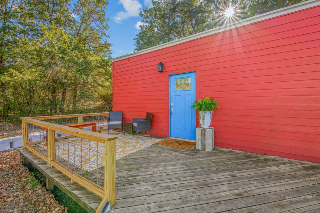 6 Mi to Kyle Field! Pet-Friendly Getaway w/ Yard