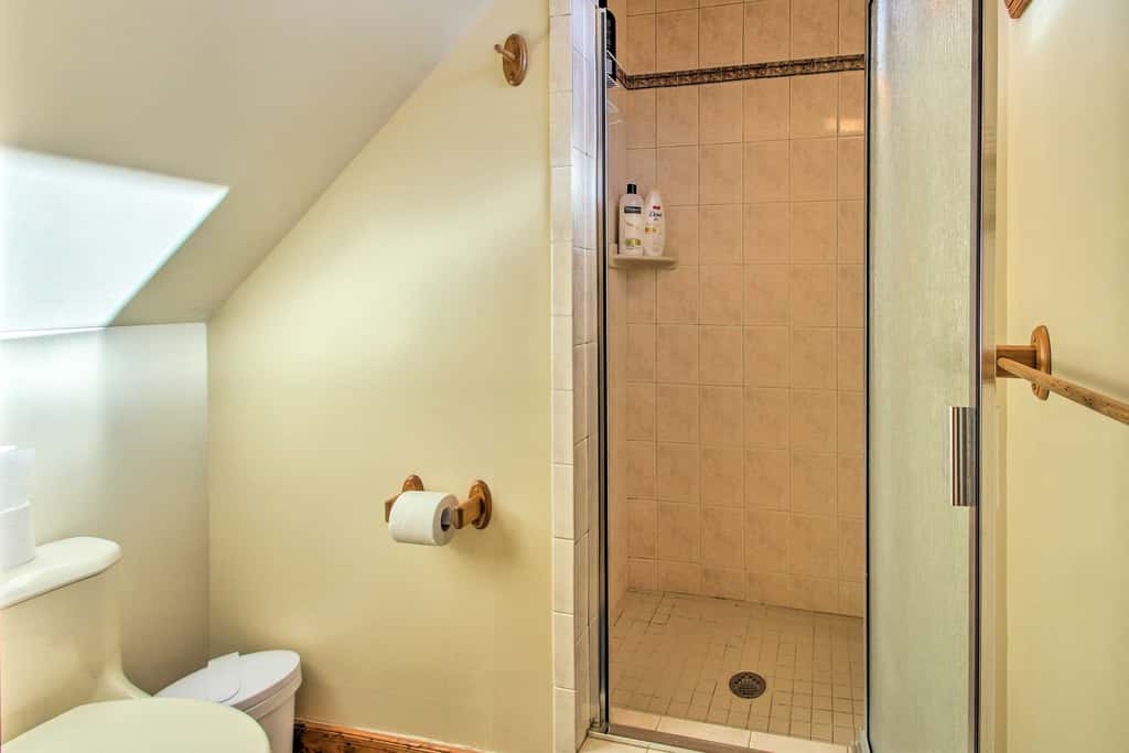 Hot Tub & Moat Mtn Views: North Conway Townhouse