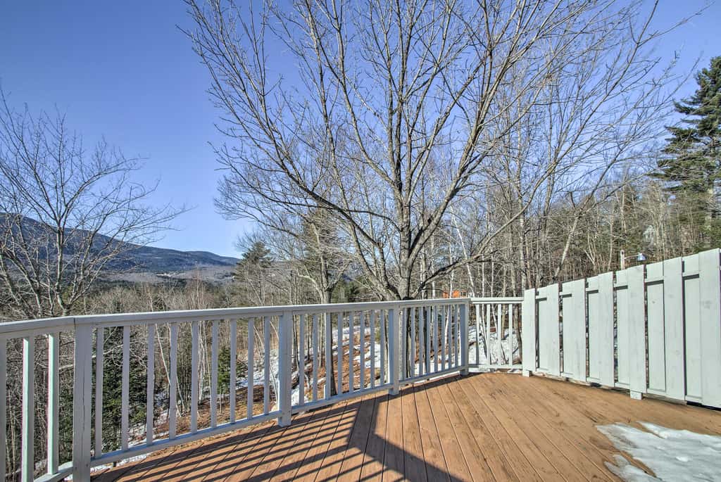 Hot Tub & Moat Mtn Views: North Conway Townhouse