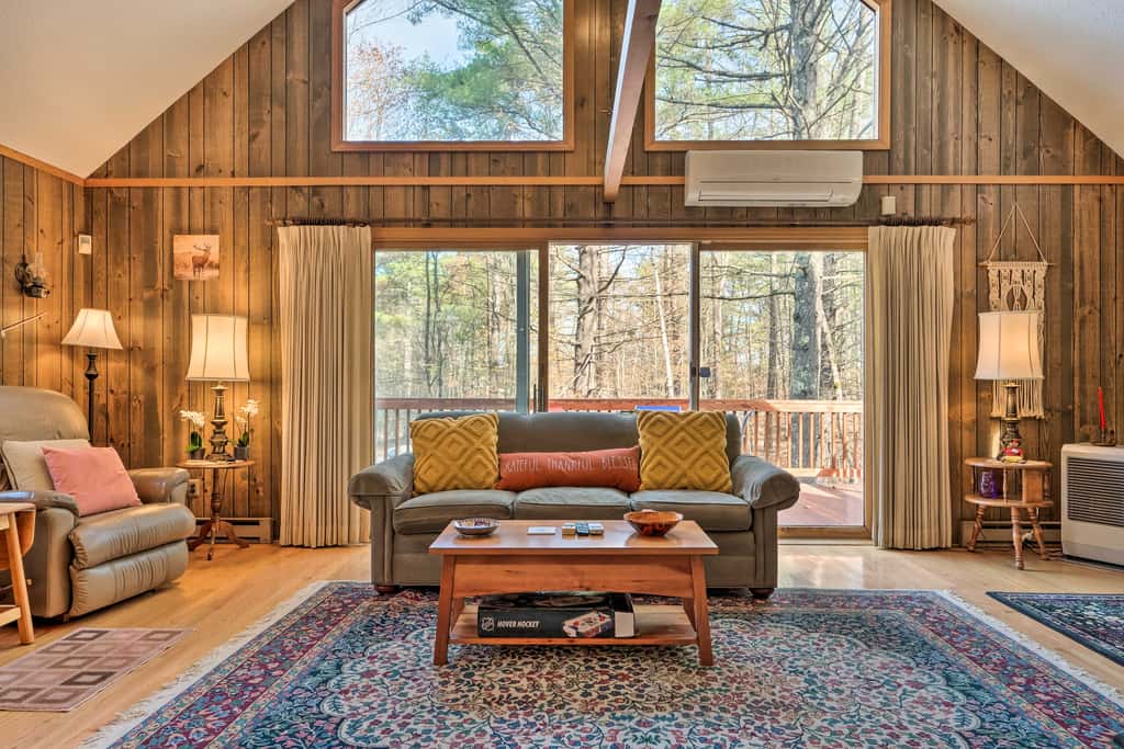 Mountain-View Conway Cabin ~ 9 Mi to Slopes!