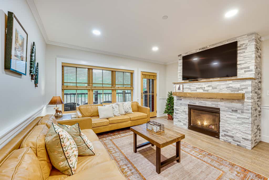 Ski-Out Family Condo at Cranmore Mountain