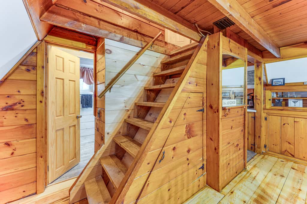 8 Mi to Cranmore Mtn Resort: A-Frame w/ Fire Pit