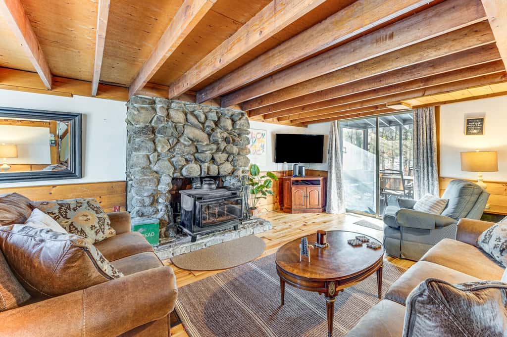8 Mi to Cranmore Mtn Resort: A-Frame w/ Fire Pit