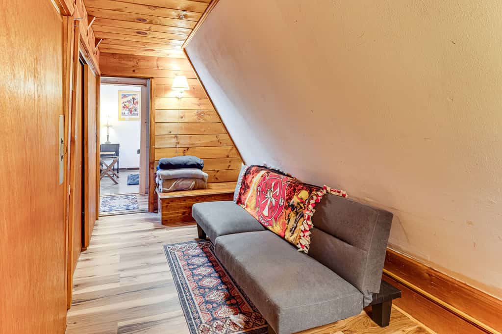 8 Mi to Cranmore Mtn Resort: A-Frame w/ Fire Pit