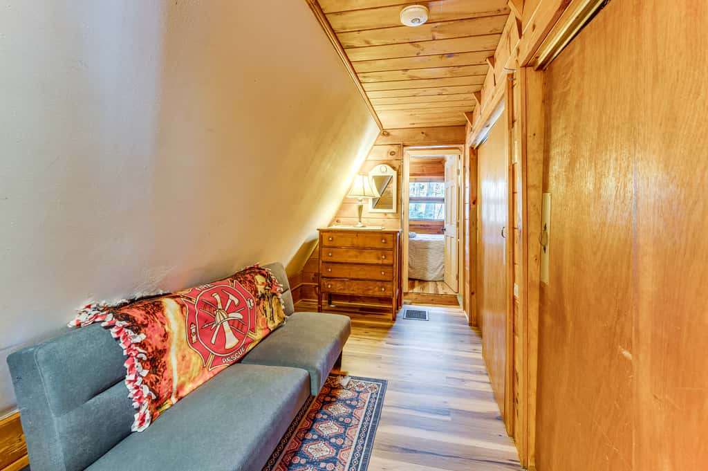 8 Mi to Cranmore Mtn Resort: A-Frame w/ Fire Pit