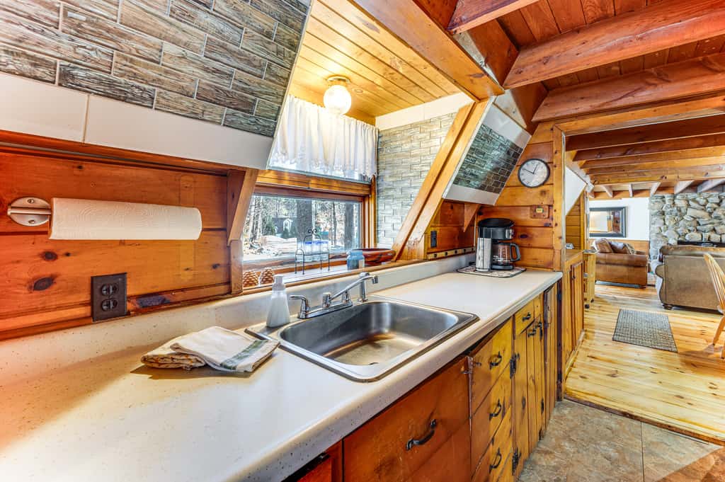 8 Mi to Cranmore Mtn Resort: A-Frame w/ Fire Pit