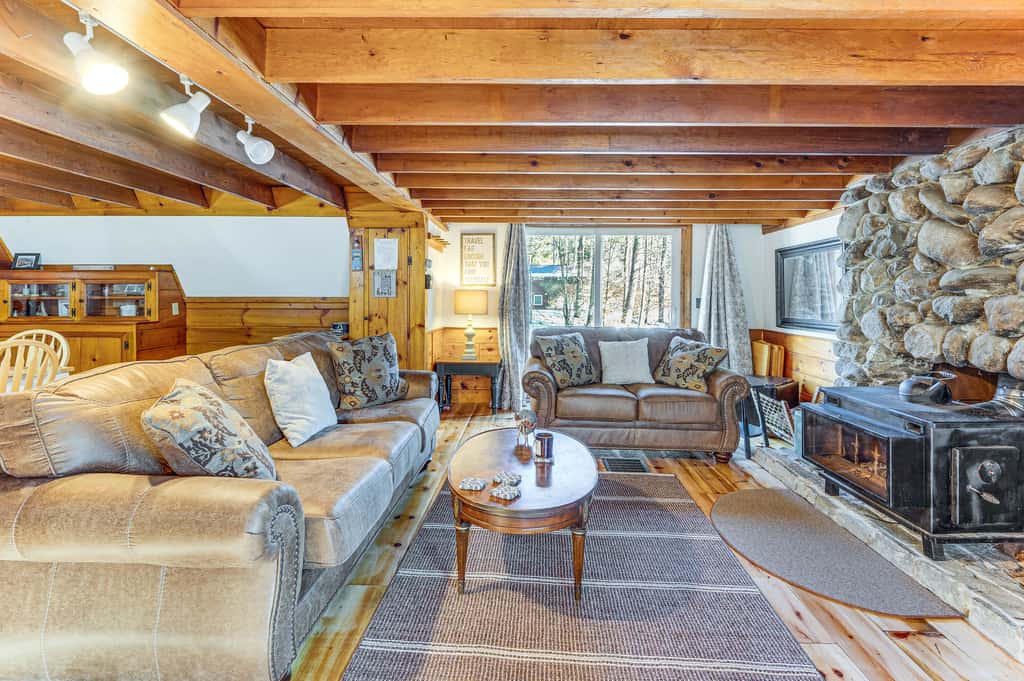 8 Mi to Cranmore Mtn Resort: A-Frame w/ Fire Pit
