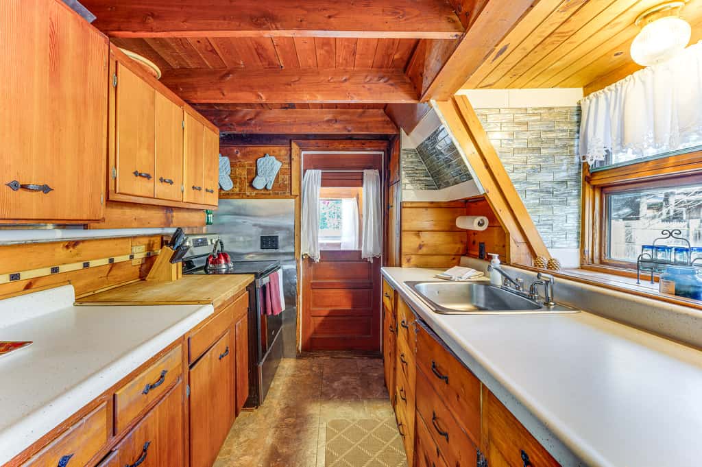 8 Mi to Cranmore Mtn Resort: A-Frame w/ Fire Pit