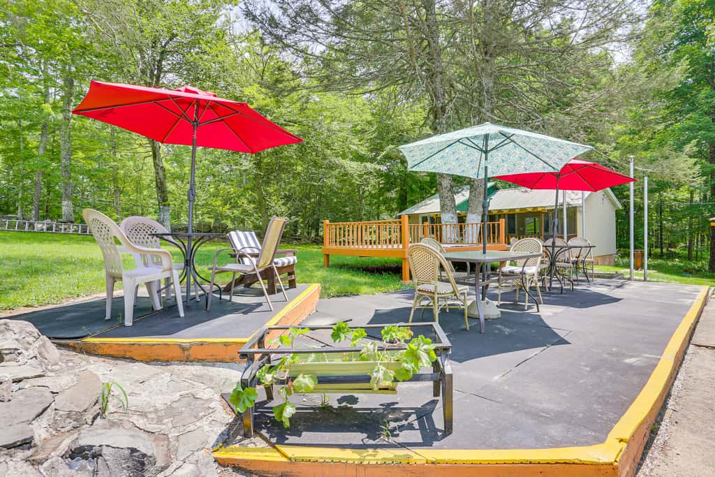5 Mi to Marina & Raceways: Monticello Retreat!