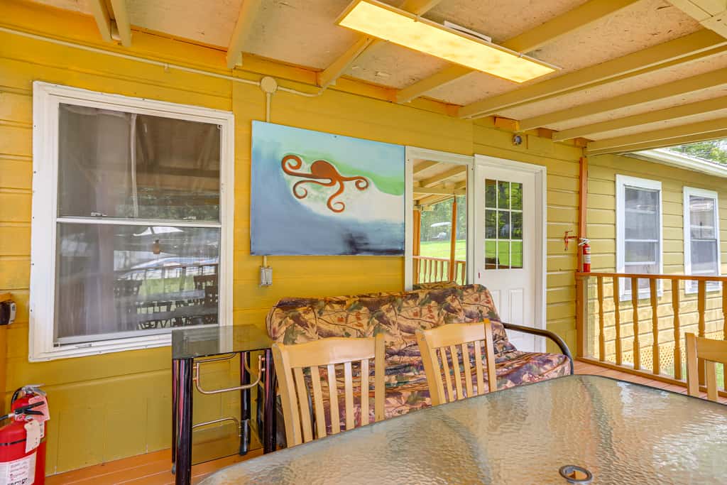 5 Mi to Marina & Raceways: Monticello Retreat!