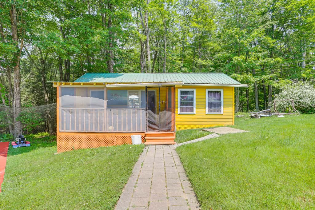 5 Mi to Marina & Raceways: Monticello Retreat!