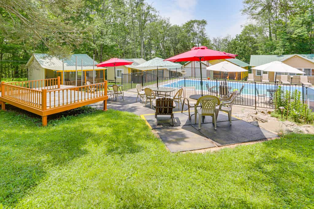 5 Mi to Marina & Raceways: Monticello Retreat!